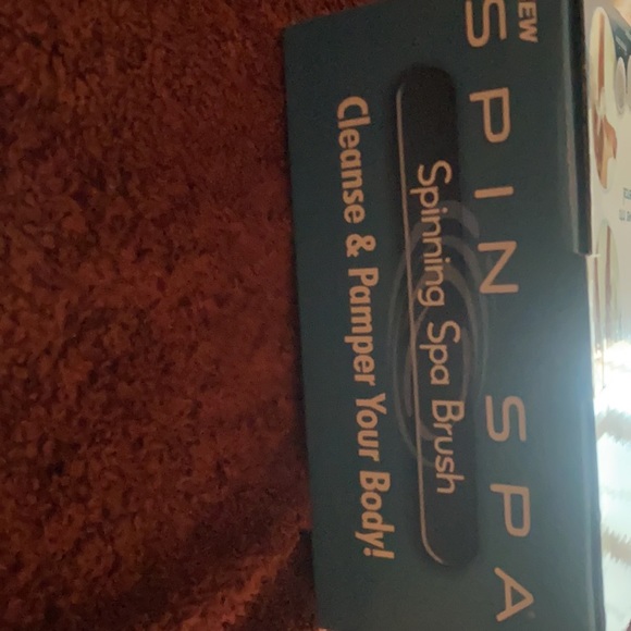 Spin Spa spinning spa brush with 5 attachments. Brand new. Never opened. - Picture 7 of 7
